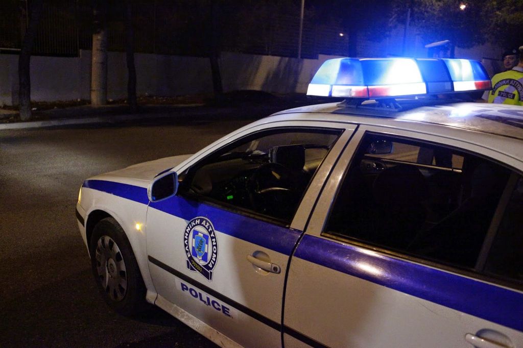 Θεσσαλονίκη: Άγνωστοι προκάλεσαν φθορές σε καταστήματα και αυτοκίνητα