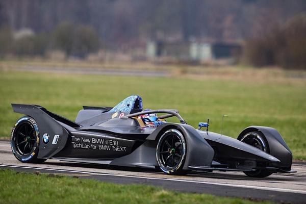 Πρώτη δημόσια εμφάνιση για το μονοθέσιο της BMW