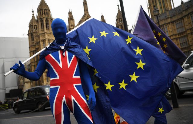 ΕΕ προς Βρετανία: Στενότερη σχέση μετά το Brexit εάν μείνετε στην τελωνειακή ένωση