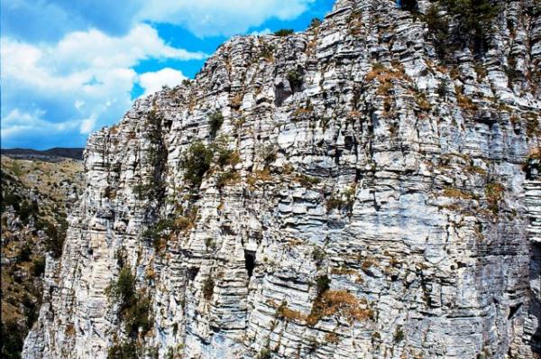 Επίθετα με το αρσενικό σε -ύς και -ής (Μέρος Β’)