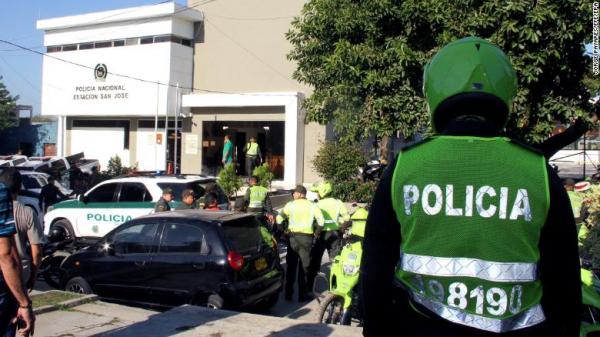 Κολομβία: Οκτώ αστυνομικοί σκοτώθηκαν από έκρηξη βόμβας