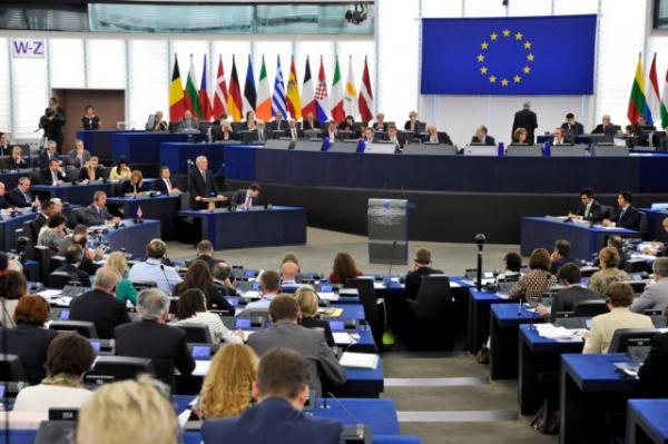 Συνέχιση της χρηματοδότησης της Τουρκίας για τους πρόσφυγες επιθυμεί η Κομισιόν