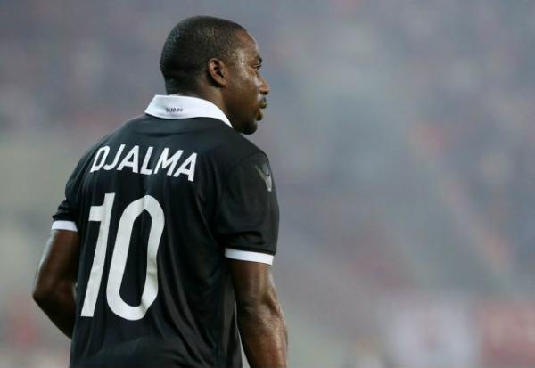 Ανταμείβει τον Κάμπος με νέο συμβόλαιο