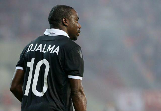 Ανταμείβει τον Κάμπος με νέο συμβόλαιο