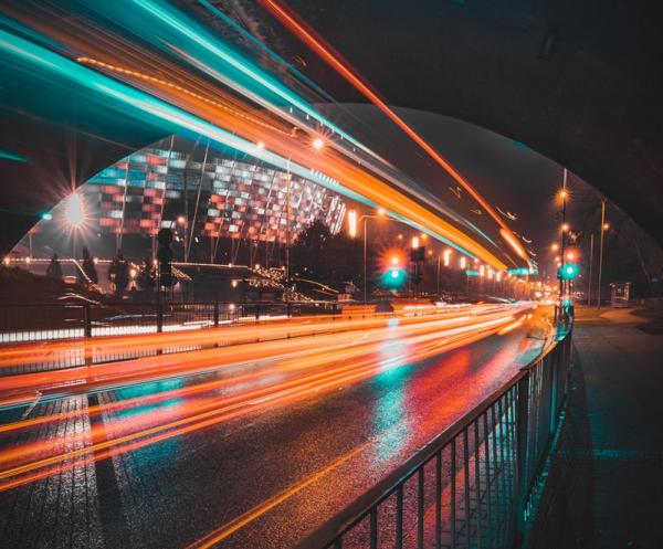 Εντυπωσιακές φωτογραφίες από την βραδινή Βαρσοβία