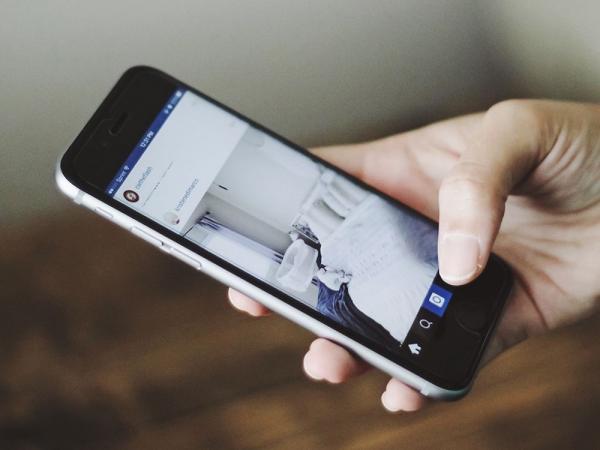 Σε ψηφιακό συνεργάτη του ανθρώπου μετατρέπεται το κινητό τηλέφωνο