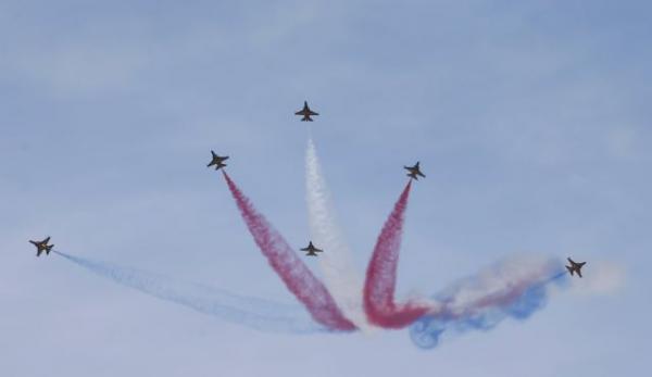 Εντυπωσιακά air show στον ουρανό της Ν. Κορέας