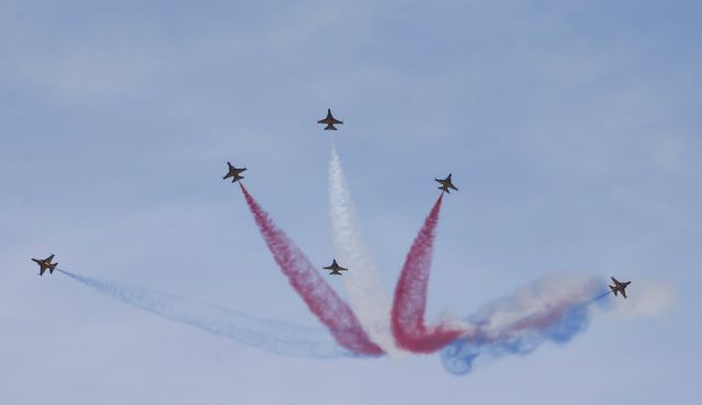 Εντυπωσιακά air show στον ουρανό της Ν. Κορέας