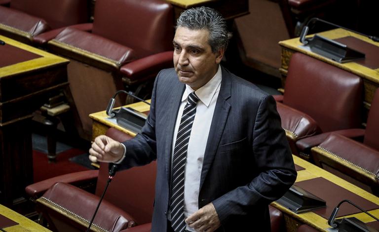 Ύβρεις από Φωκά κατά της Βουλής στο συλλαλητήριο του ΠΑΟΚ