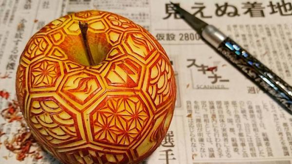 «Γλυπτά» φρούτα και λαχανικά από τον Gaku