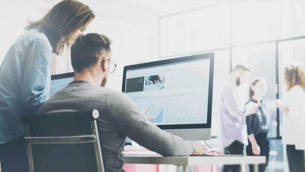 Ζητείται γραφίστας για πλήρη απασχόληση σε εφημερίδα