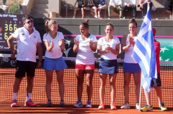 Νίκη και άνοδος για την Ελλάδα στο Fed Cup