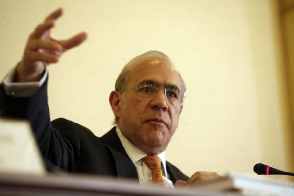 Στο ΥΠΟΙΚ το τετ-α-τετ Τσακαλώτου με Γκουρία