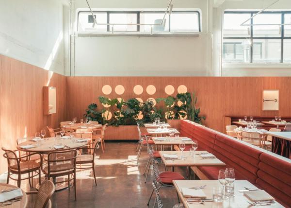 Ένα αντιπολεμικό κτίριο μετατρέπεται σε εστιατόριο στην Ολλανδία