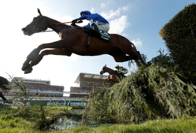 Οι Άγγλοι λατρεύουν τον ιππόδρομο