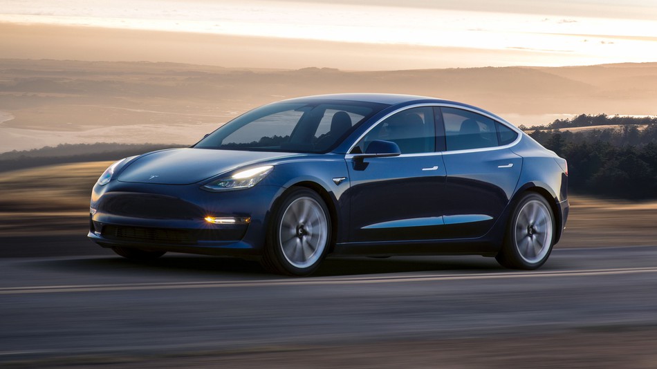 Tesla: Αυξάνεται ο ρυθμός παραγωγής του Model 3