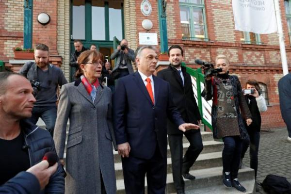 Ουγγαρία: Νίκη του Φίντες, νέα θητεία για Όρμπαν