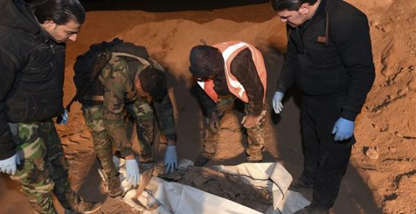 Συρία: Δεκάδες πτώματα βρέθηκαν σε ομαδικό τάφο στη Ράκα