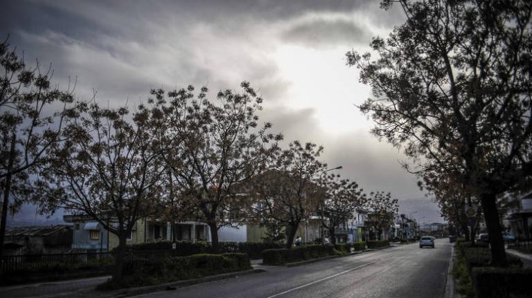 Καιρός: Αίθριος με νεφώσεις