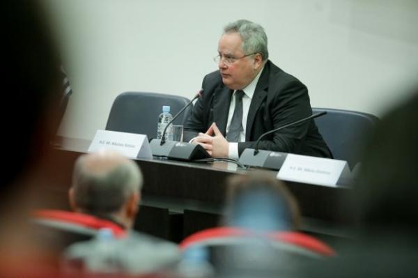 Κοτζιάς για ΠΓΔΜ: Διαπραγμάτευση δεν γίνεται με συνεντεύξεις