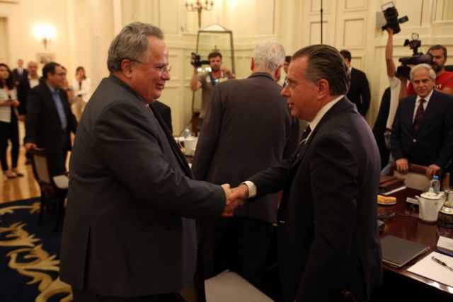 Με Κουμουτσάκο ολοκληρώνει τις επαφές ο Κοτζιάς