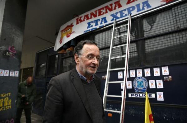 Λαφαζάνης: Εθνική προδοσία οι πλειστηριασμοί εν μέσω εθνικών απειλών