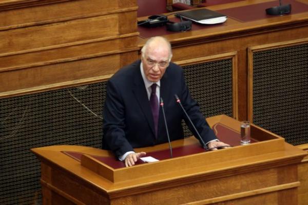 Λεβέντης για Κατσιαντιώνη: Δεν είναι αποχώρηση, είναι αποστασία