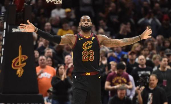 «Διαστημικός» Λεμπρόν, εύκολα το 1-0 οι Ρόκετς