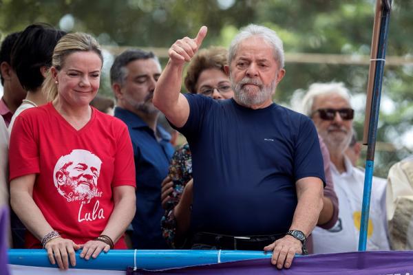 Λούλα: Είμαι ήρεμος αλλά αγανακτισμένος