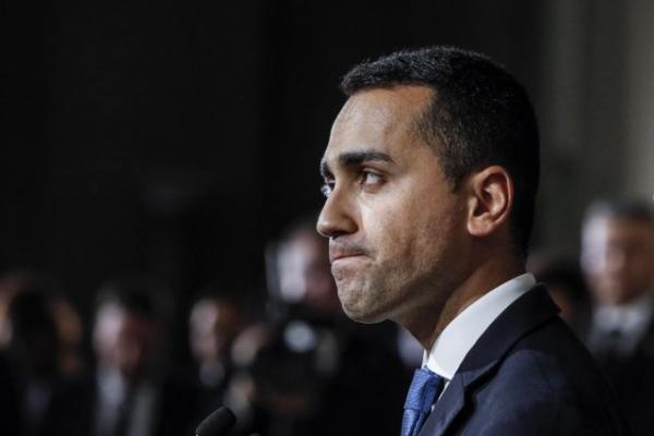 Πέντε Αστέρια: Κυβέρνηση μόνο με τη Λέγκα ή την κεντροαριστερά