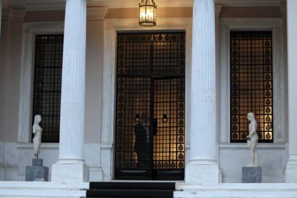 Δίμηνο του τρόμου  για εθνικά θέματα και οικονομία