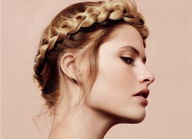 Το χτένισμα της σεζόν: Μποέμικο αρχαιοελληνικό στυλ