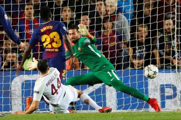 Όταν η μπάλα κάνει… τερτίπια στον Μανωλά