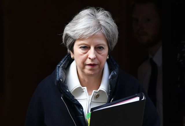 Μέι: Οι επιδρομές στη Συρία δεν ήταν αποτέλεσμα πίεσης του Τραμπ