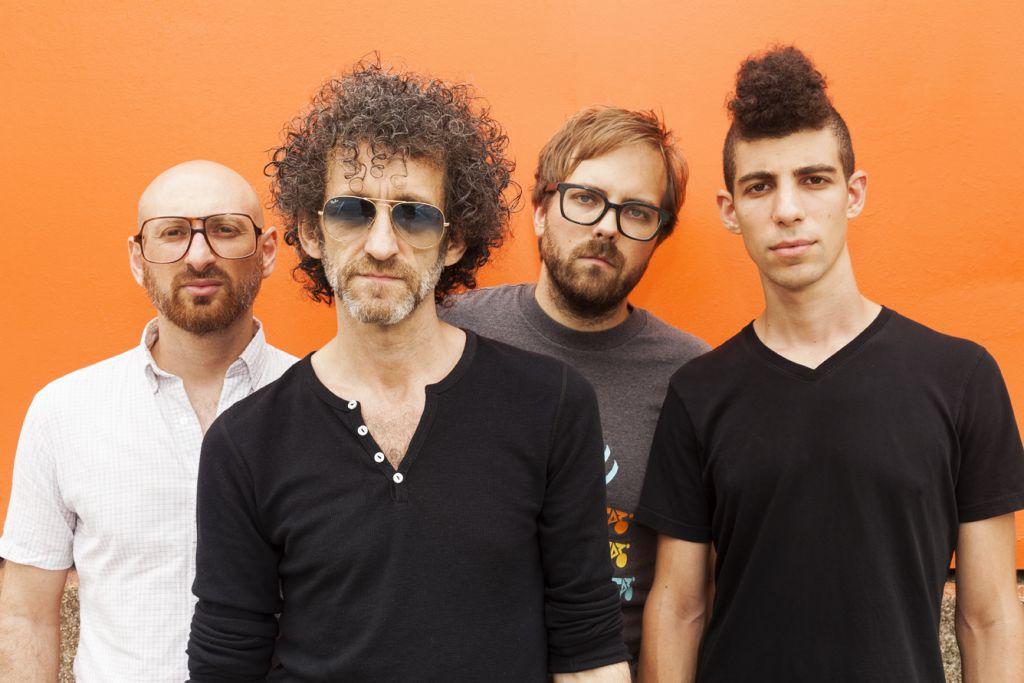 Ο Τζότζο Μάγιερ στήνει τα τύμπανά του στην ταράτσα του Gazarte