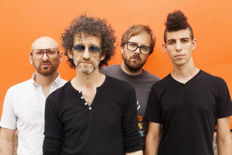 Ο Τζότζο Μάγιερ στήνει τα τύμπανά του στην ταράτσα του Gazarte