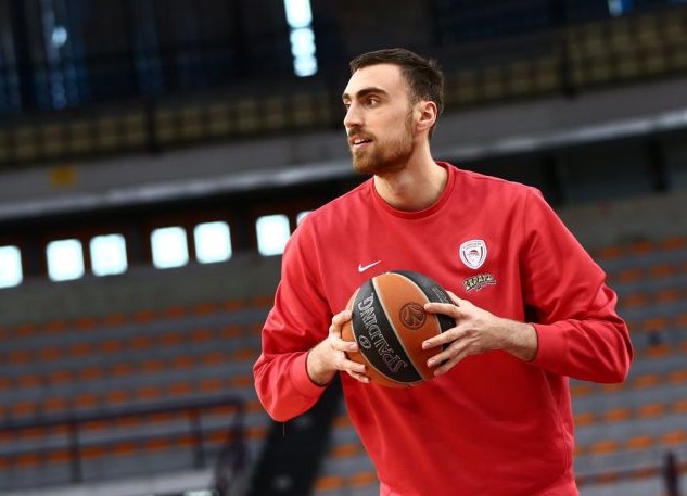 Αισιοδοξία στον Ολυμπιακό για τη συμμετοχή του Μιλουτίνοφ