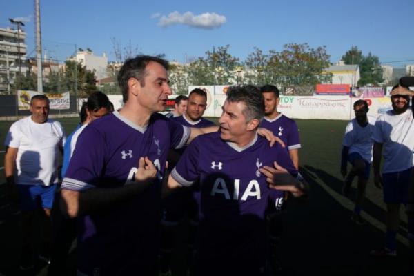 Μήνυμα ενότητας από τη ΝΔ στο φιλικό με την Ελλάν Πασσέ [Εικόνες]