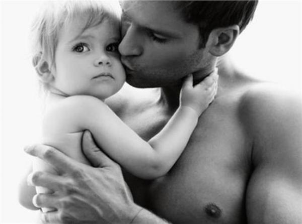 Σε ποια ηλικία μοιάζουν οι γιοι στους μπαμπάδες