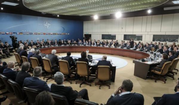 ΝΑΤΟ: Να αντιμετωπίσουμε πιο ενεργά τη ρωσική απειλή