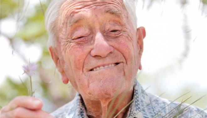 Ν. Γκουντόλ: Ο υπεραιωνόβιος επιστήμονας που διεκδικεί το δικαίωμα στην υποβοηθούμενη αυτοκτονία