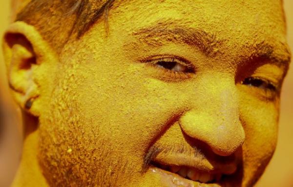 Το φεστιβάλ των χρωμάτων στην Ινδία