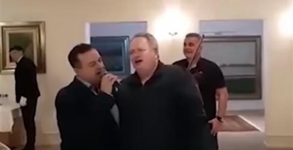 Το ντουέτο Κοτζιά – Ντάτσιτς ερμηνεύει το «Mη μου θυμώνεις μάτια μου» [Βίντεο]