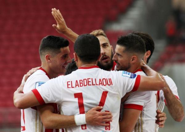 Πάρτι του Ολυμπιακού στο Καραϊσκάκης επί του Παναιτωλικού