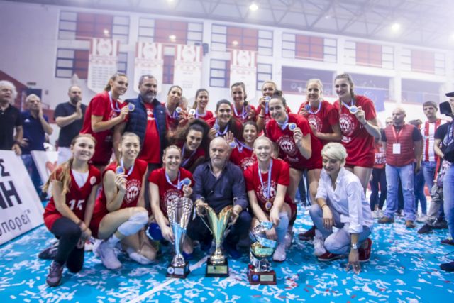 Πρωταθλητής ο Ολυμπιακός, ολοκλήρωσε το ιστορικό τρέμπλ