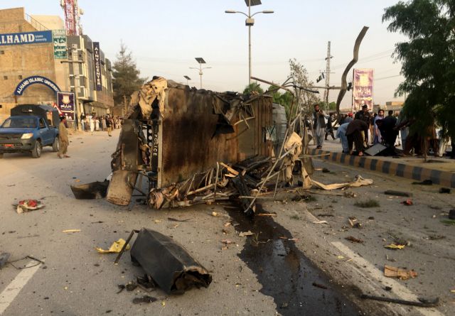 Τριπλή επίθεση καμικάζι κατά αστυνομικών στο Πακιστάν