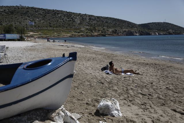 Ελεύθερη η κολύμβηση στον Σαρωνικό