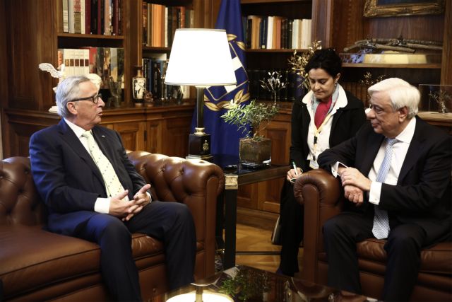 Πρόσκληση Γιούνκερ σε Παυλόπουλο να επισκεφθεί τις Βρυξέλλες