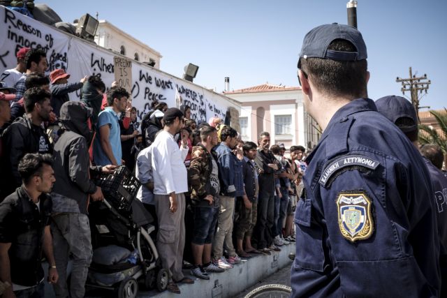 Μήνυση για την κατάληψη της πλατείας Σαπφούς στη Λέσβο