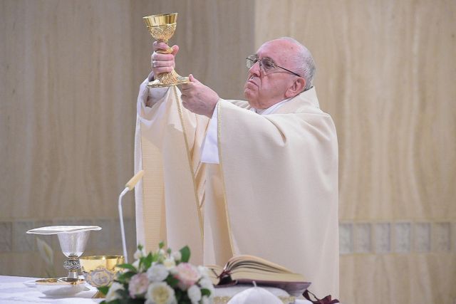 Πάπας: Βαθιά συγκινημένος από τον θάνατο του μικρού Άλφι